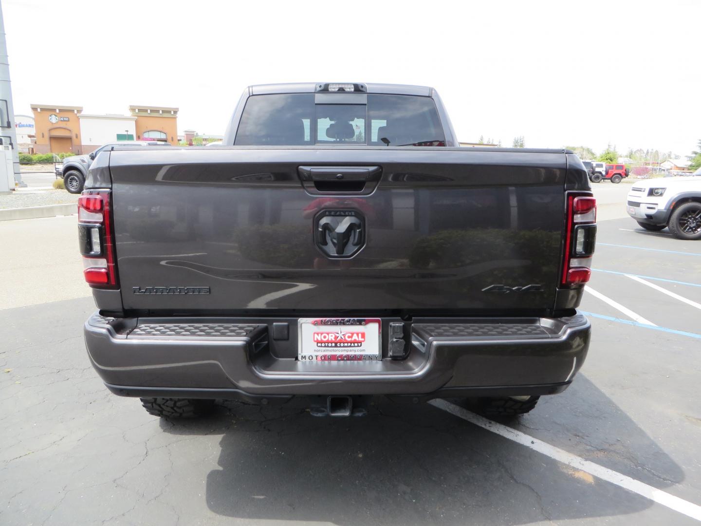 2022 CHARCOAL /BLACK RAM 2500 Laramie Crew Cab SWB 4WD (3C6UR5FL8NG) with an 6.7L V8 OHV 16V DIESEL engine, automatic transmission, located at 2630 Grass Valley Highway, Auburn, CA, 95603, (530) 508-5100, 38.937893, -121.095482 - Features a Carli Pintop suspension system with King Shocks, 20" Weld Racing wheels, 35" Cooper STT Pro tires, and Weathertech floor liners. - Photo#5